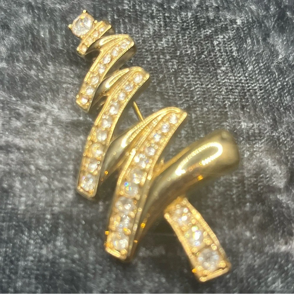 Monet vintage zig zag Gold Tone Christmas Tree Brooch with Rhinestones